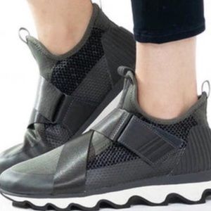 Sorel kinetic sneak sneakers